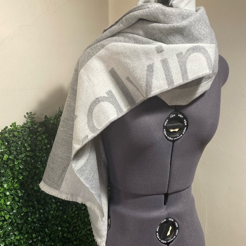 Calvin Klein logo Large wrap/Scarf OS